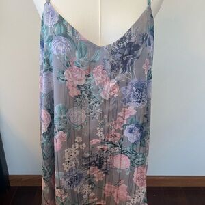 Torrid Sophie Chiffon Swing Cami in a grey floral print Size 3 Pinks Purples